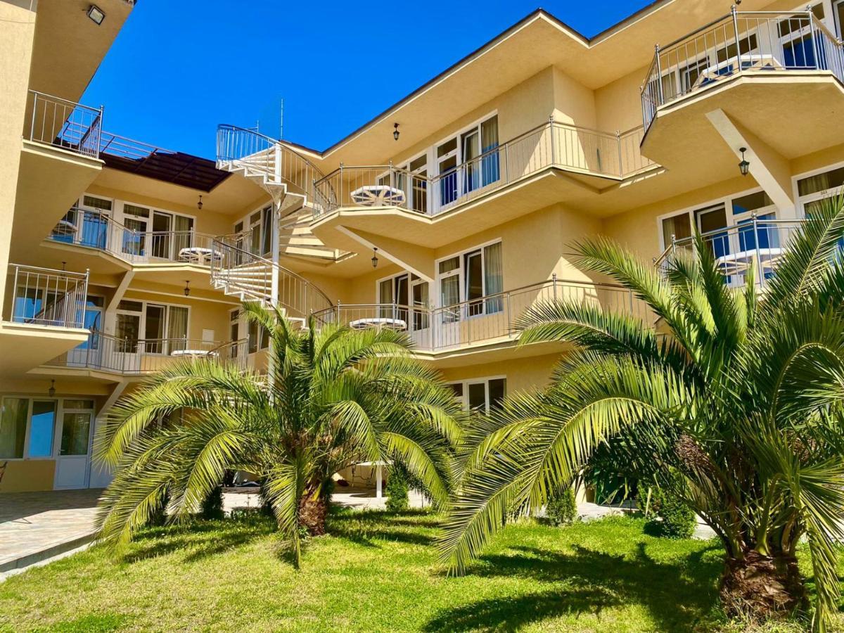 Mini Hotel Diva Alakhadzi Exterior photo